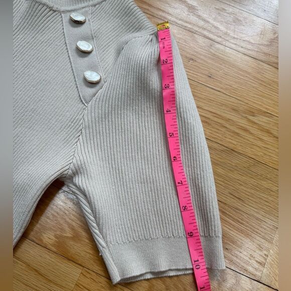 Alice Blue ribbed short sleeve top with cream and gold button accents - Picture 7 of 9